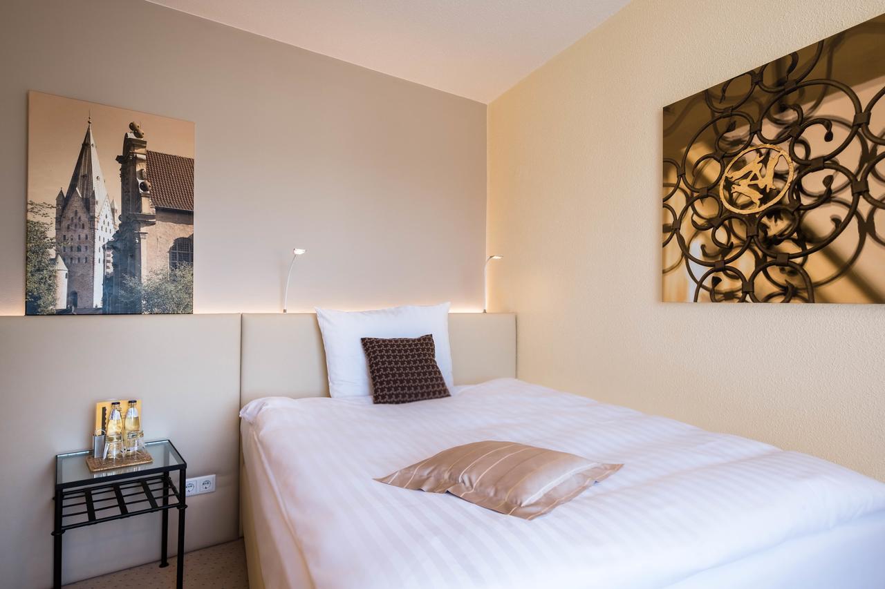 Hotel Zur Muehle Paderborn Exteriör bild